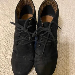 Women’s Maurices brand black wedges size 11
